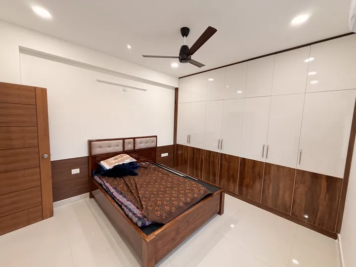 Alternate view of the bedroom and fitted wardrobes